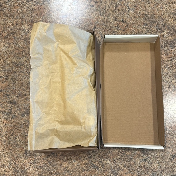 Oasis Society Abril Ankle Strap Sandal White Womens Size 8.5 - Picture 15 of 15